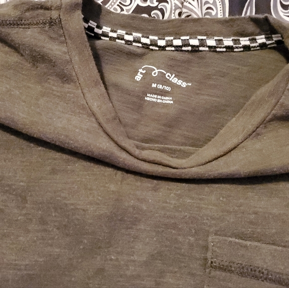 *2-for-$10* Boys Curved Hem Distressed Tee, size Medium 8-10 - Picture 2 of 3